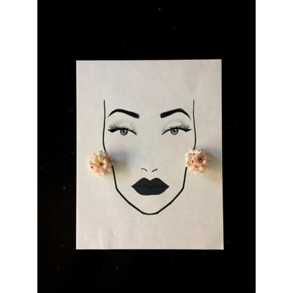 Vintage PINK & White FLOWER Clip On Earrings - Tropical Clip Earrings - Picture 5 of 5